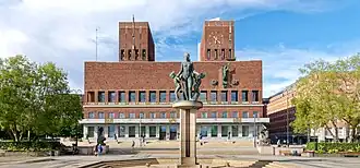 Gesamtansicht des Osloer Rathauses