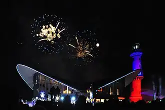 „Leuchtturm in Flammen 2012“ – Leuchtturm und Teepott