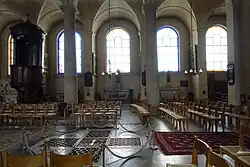 Westseitenschiff und die fünf kleinen Kapellen nördlich der Orgel-„Kapelle“