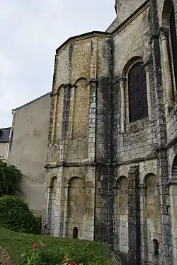 Fenster des oberen und des unteren Umgangs