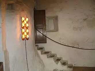 Tür zu den oberen Stockwerken