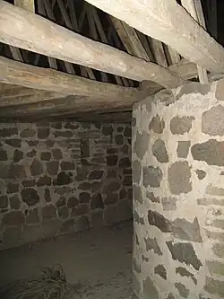 3.&nbsp;Stock äußerer Wehrgang