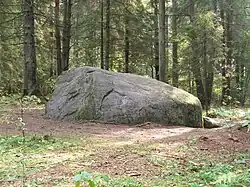 Findling Cernausku akmens