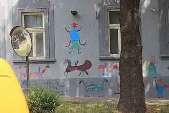 Fassadenbemalung am Ilijanum