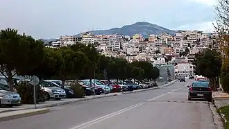 Blick von Süden auf Ano Patima, im Hintergrund der Pendeli