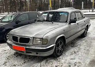 GAZ-3110 Wolga nach der Modellpflege, unter anderem mit modifizierten Stoßfängern