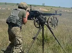 Ukrainischer Soldat mit DShKM