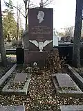 Grabstein Andrei Petrow-Sergejews, Nowodewitschi-Friedhof, Moskau