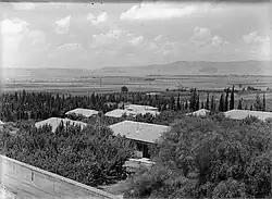 Der Kibbuz Ramat David im Jahr 1936, in der Ebene dahinter entstand später der Militärflugplatz