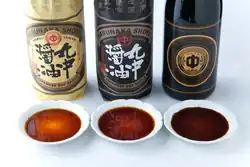 Verschiedene japanische Marunaka-Sojasaucen, 2018