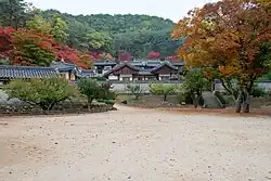 Dieses Bild zeigt das Dosan-seowon im Jahr 2015.