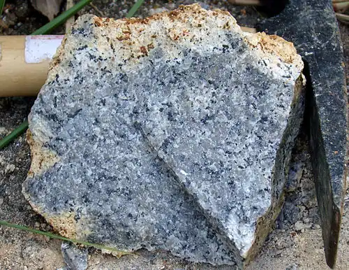 Nephelinsyenit aus dem Intrusivkomplex Tanguá, Brasilien