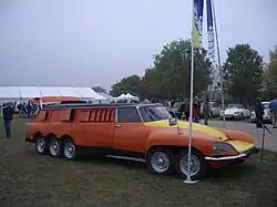 Citroën DS als fünfachsiges Reifentestfahrzeug Mille Pattes von Michelin (zweite Modellversion)