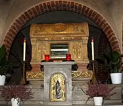 Foto eines prunkvollen Sarkophags