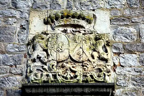 Familienwappen derer von Fisenne und de Voes in Fisenne