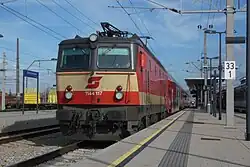 1144.117 (ex 1044.117) trägt bis heute die Schachbrett-Lackierung mit dem Pflatsch