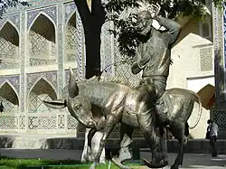 Nasreddin-Statue im Park (5)