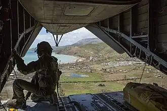 Blick auf Les Anglais aus einem Hubschrauber der US Navy nach dem Hurrikan Matthew (2016)