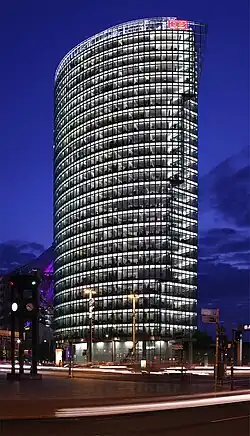 BahnTower bei Nacht