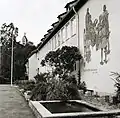 Veringenstadt. Neubau Kindergarten und Schulhausbau mit Sgraffito Hermann dem Lahmen 1953.