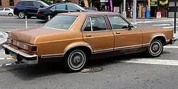 US-amerikanischer Ford Granada (links) und Mercedes-Benz W116 als stilistisches Vorbild (rechts)
