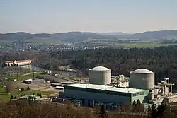 Blick von Böttstein auf das Wasser- und Kernkraftwerk Beznau