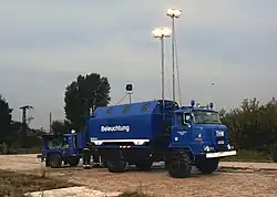 Beleuchtungswagen des THW auf einem IFA L60