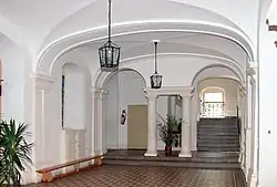 Eingangshalle mit Haupttreppenhaus im Schloss (2005)