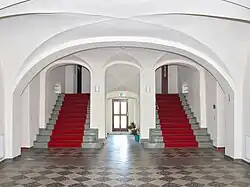 Foyer und Treppenhaus
