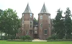 Kastell Dussen – Frontseite 2007