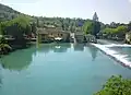 Borghetto, Häuser mit darunterführenden Mühlgängen (Zufluss)