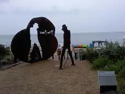 Skulptur Udo Lindenberg an der Maritim Seebrücke.
