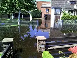 Die Straße am Schwalbenberg in Lachtehausen am 28. Mai, mittags