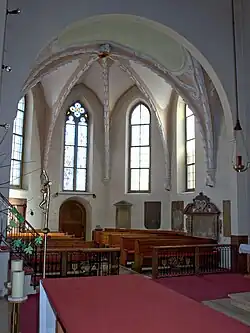 Ehemaliger Chor mit Grabdenkmälern