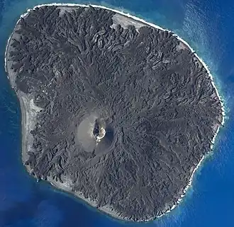 Juli 2016: Der Vulkanausbruch 2013–2015 hat die ursprüngliche Insel fast völlig mit Lava bedeckt. Nur ein kleiner Teil im Westen blieb verschont.