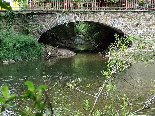 Die Mündung des Sahrbachs in die Ahr (Kreuzberg)