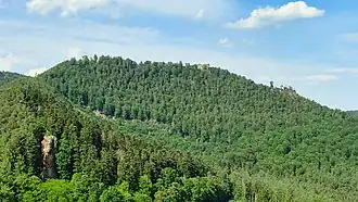 Südgipfel mit Hohenburg, Löwenstein und Krappenfels – Blick vom Fleckenstein