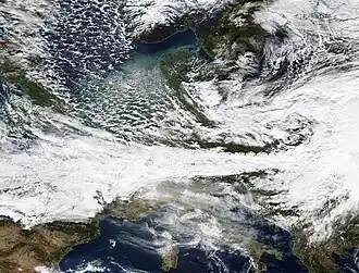 MODIS-Terra-Satellitenbild Europas vom 29. Oktober 2017 mit dem abziehenden Zentrum von Herwart über Weißrussland