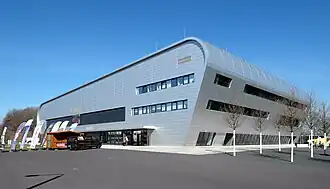 Außenansicht der BallsportArena (2019)