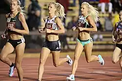 Camille Buscomb (rechts) – Rang&nbsp;zwölf Dominique Scott (Mitte) – Rang&nbsp;vierzehn