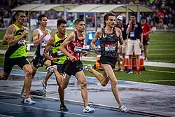 Craig Engels (rechts) gewann den 1500-Meter-Lauf