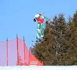 Kyra Wheatley beim Team-Ski-Snowboard-Cross-Wettbewerb