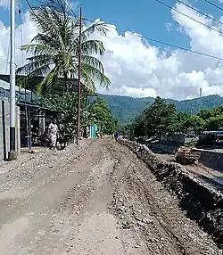 Am Flussbett des Maloa in Matua