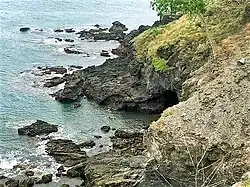 Die Höhle auf der Westseite