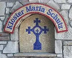 Wandmosaik im Kloster Maria Schutz