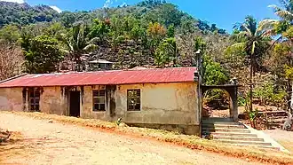 Die Kapelle von Tunero, mit dem Foho Ilat-Laun im Hintergrund
