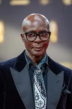 Mann in Abendgarderobe