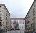 Lichtenberghof und Westfassade des Kollegiengebäudes Papendiek 14 (2023)