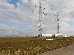 Das Umspannwerk Wolmirstedt mit der Baustelle für die Südostlink-Stromrichterhallen, 2024