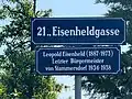 Straßenschild mit Beschreibung